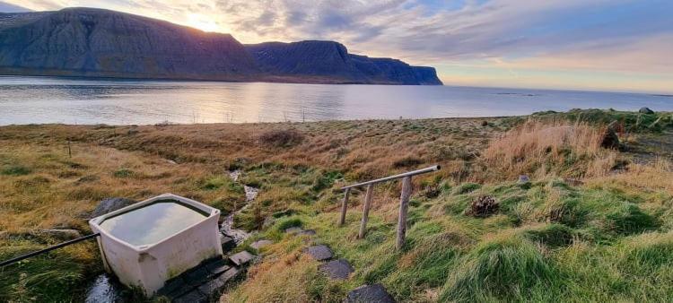 Kirkjubraut - Church Street Villa Tálknafjörður Eksteriør bilde