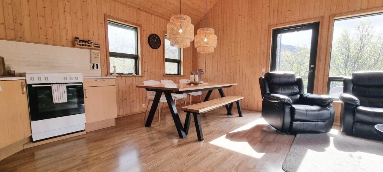 Kirkjubraut - Church Street Villa Tálknafjörður Eksteriør bilde