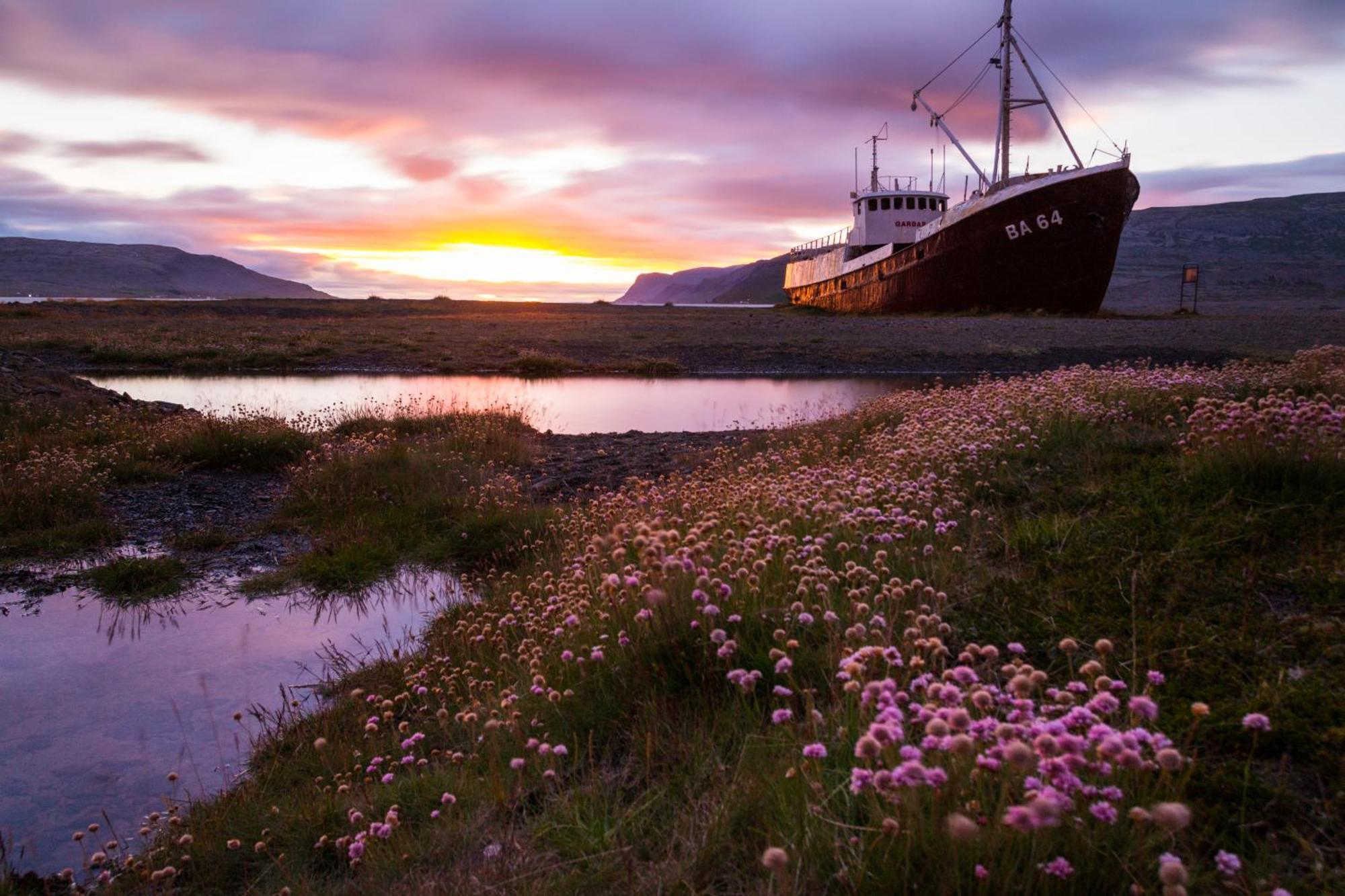 Kirkjubraut - Church Street Villa Tálknafjörður Eksteriør bilde